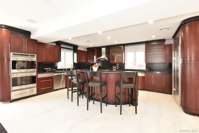 $1,899,000 | 85-35 Midland Parkway | Jamaica Estates