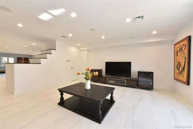 $1,899,000 | 85-35 Midland Parkway | Jamaica Estates