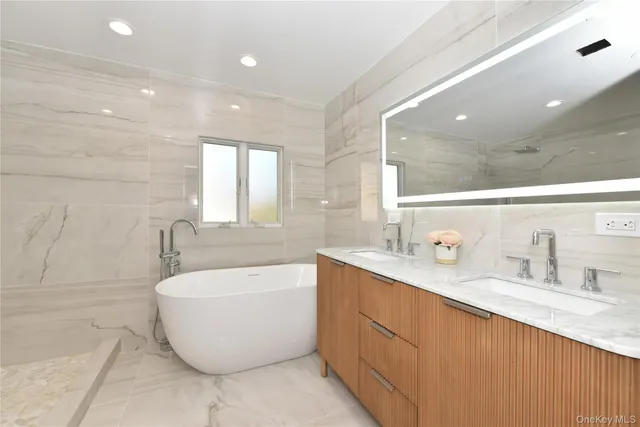 $1,899,000 | 85-35 Midland Parkway | Jamaica Estates