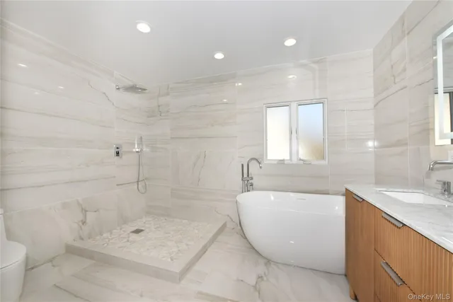 $1,899,000 | 85-35 Midland Parkway | Jamaica Estates