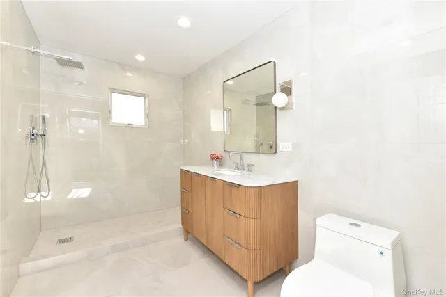 $1,899,000 | 85-35 Midland Parkway | Jamaica Estates