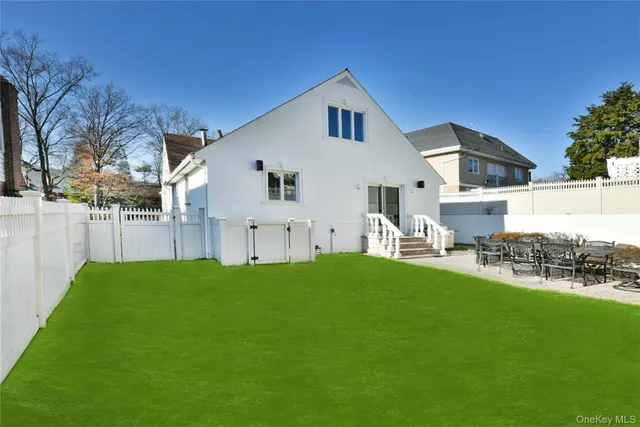 $1,899,000 | 85-35 Midland Parkway | Jamaica Estates