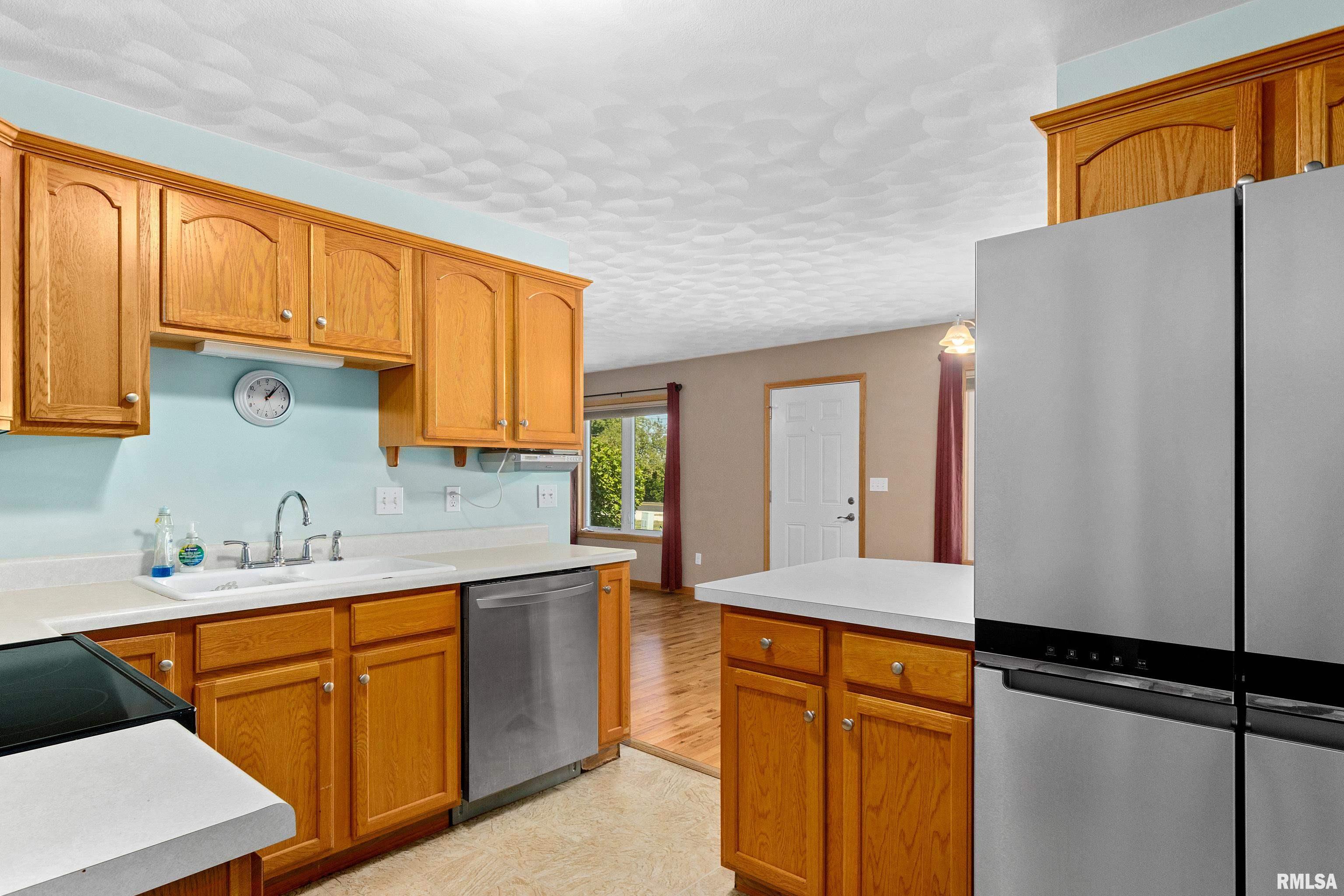 1126 North Main Street Washington, IL 61571 - Photo 12 of 24