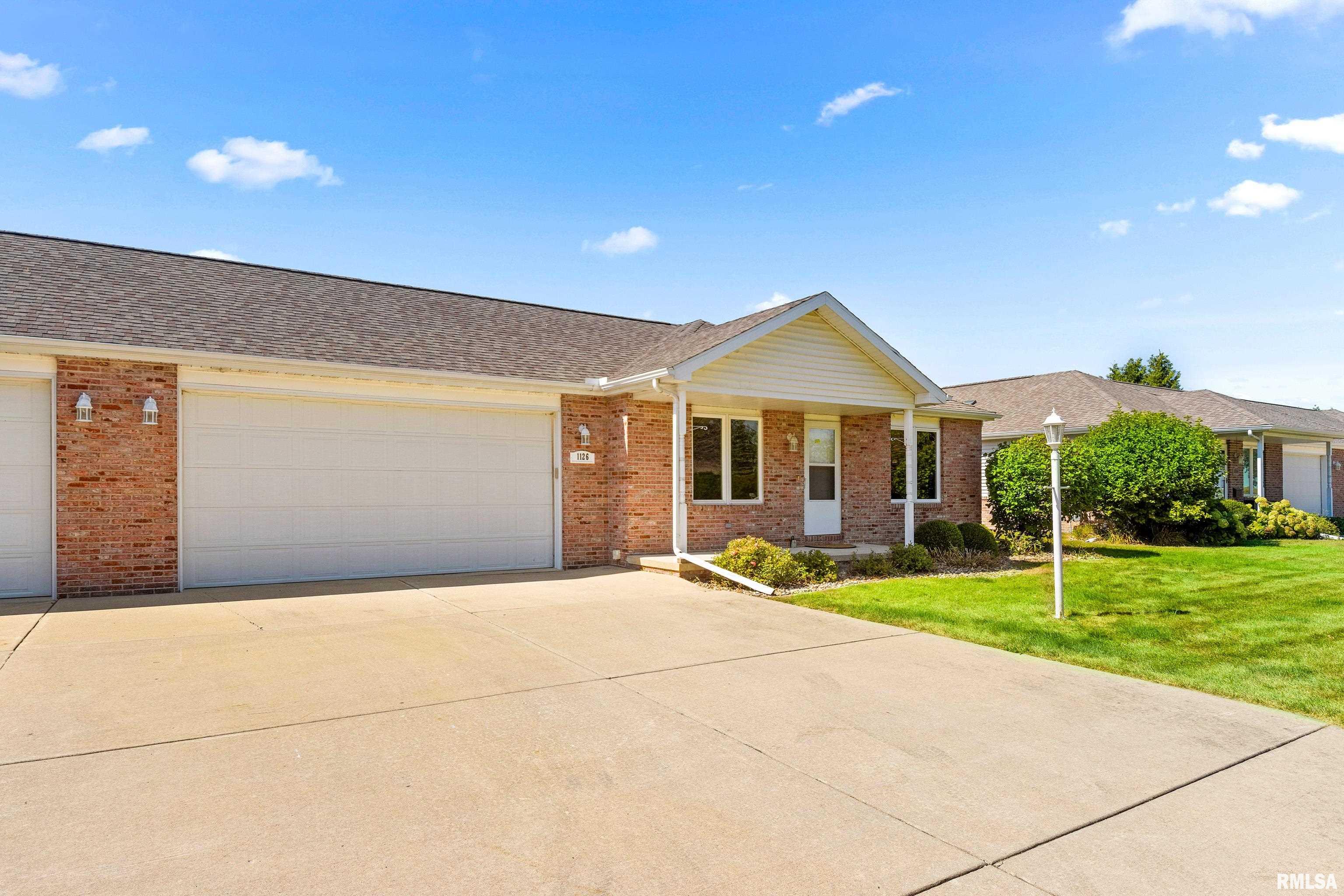 1126 North Main Street Washington, IL 61571 - Photo 2 of 24