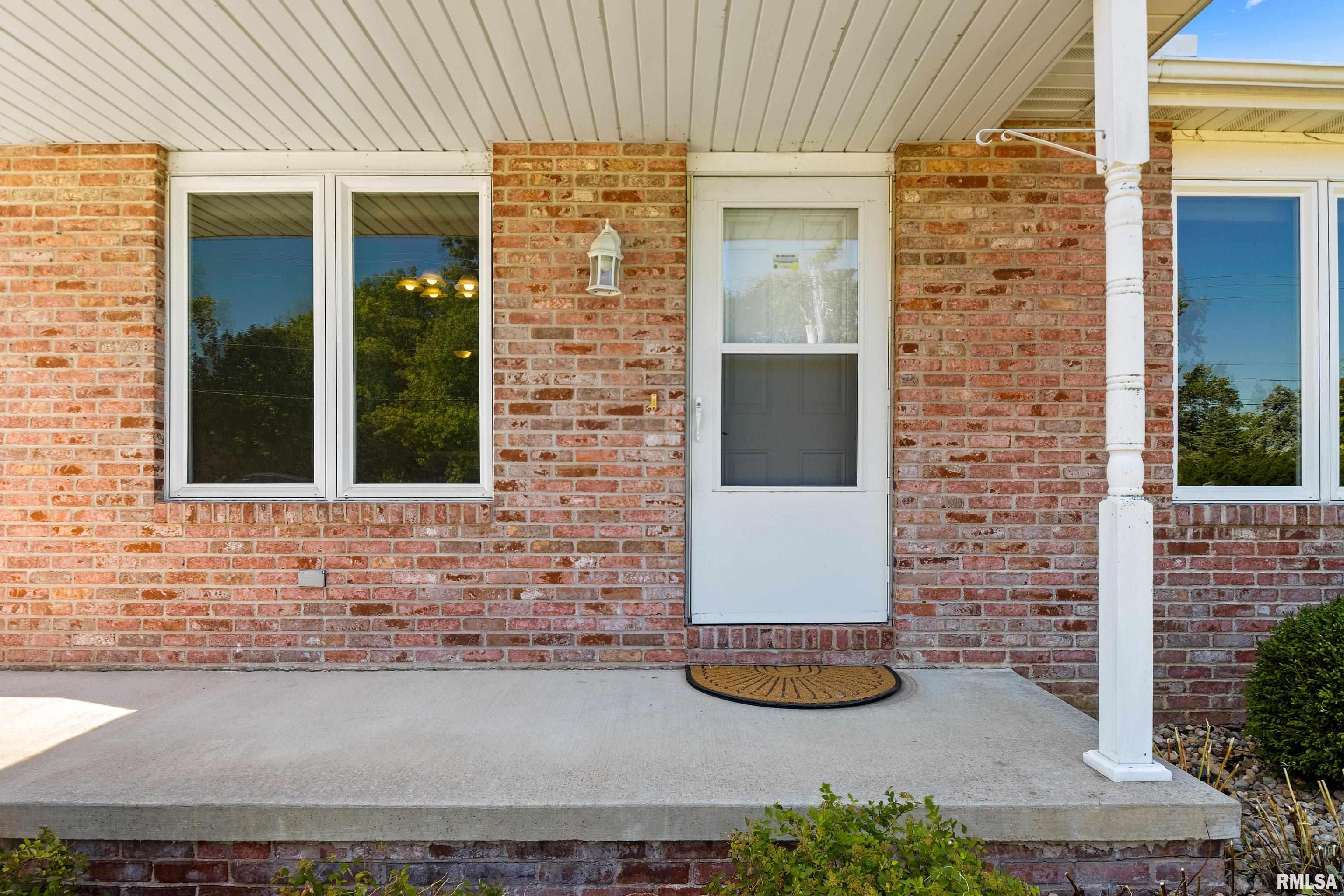 1126 North Main Street Washington, IL 61571 - Photo 3 of 24