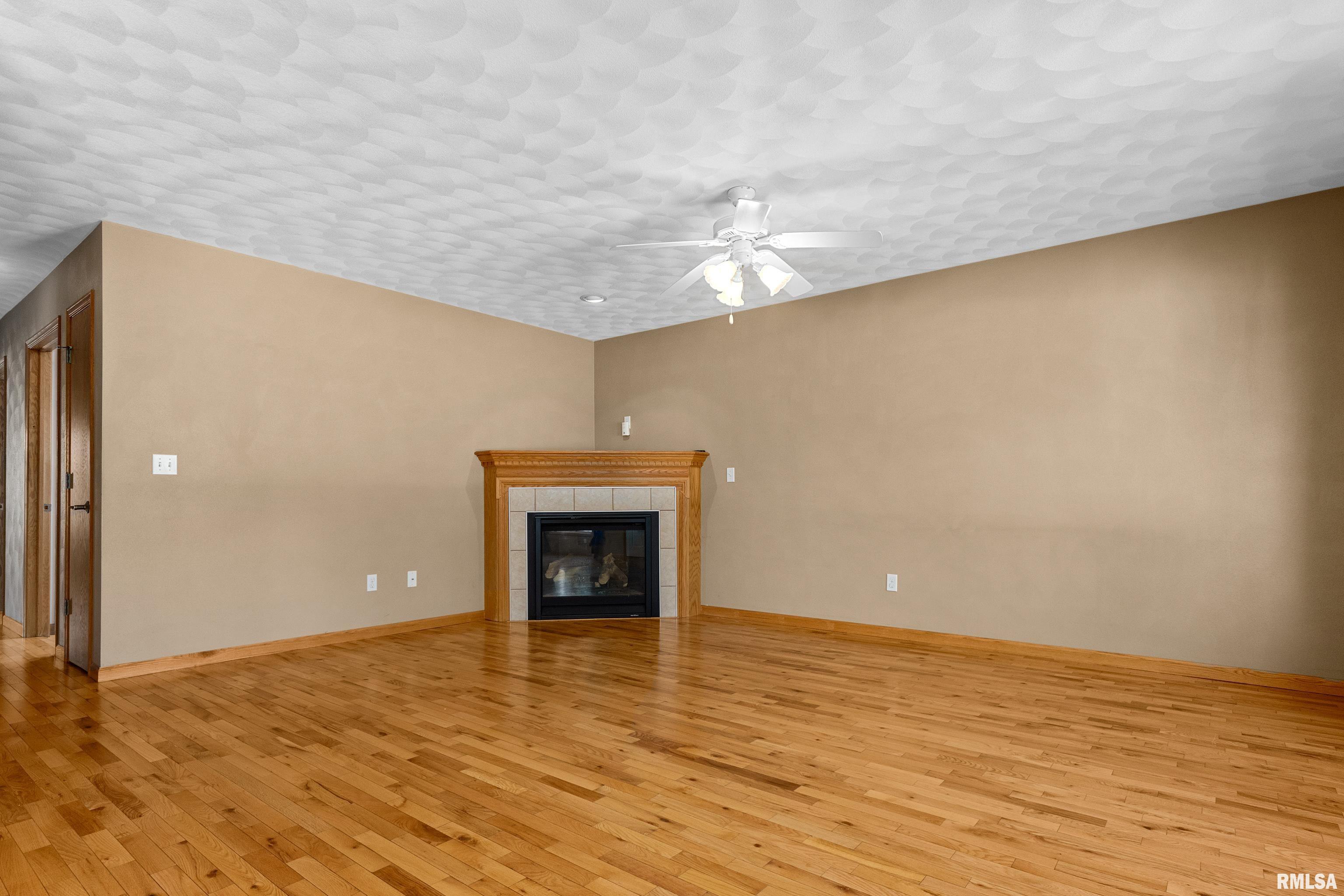 1126 North Main Street Washington, IL 61571 - Photo 4 of 24