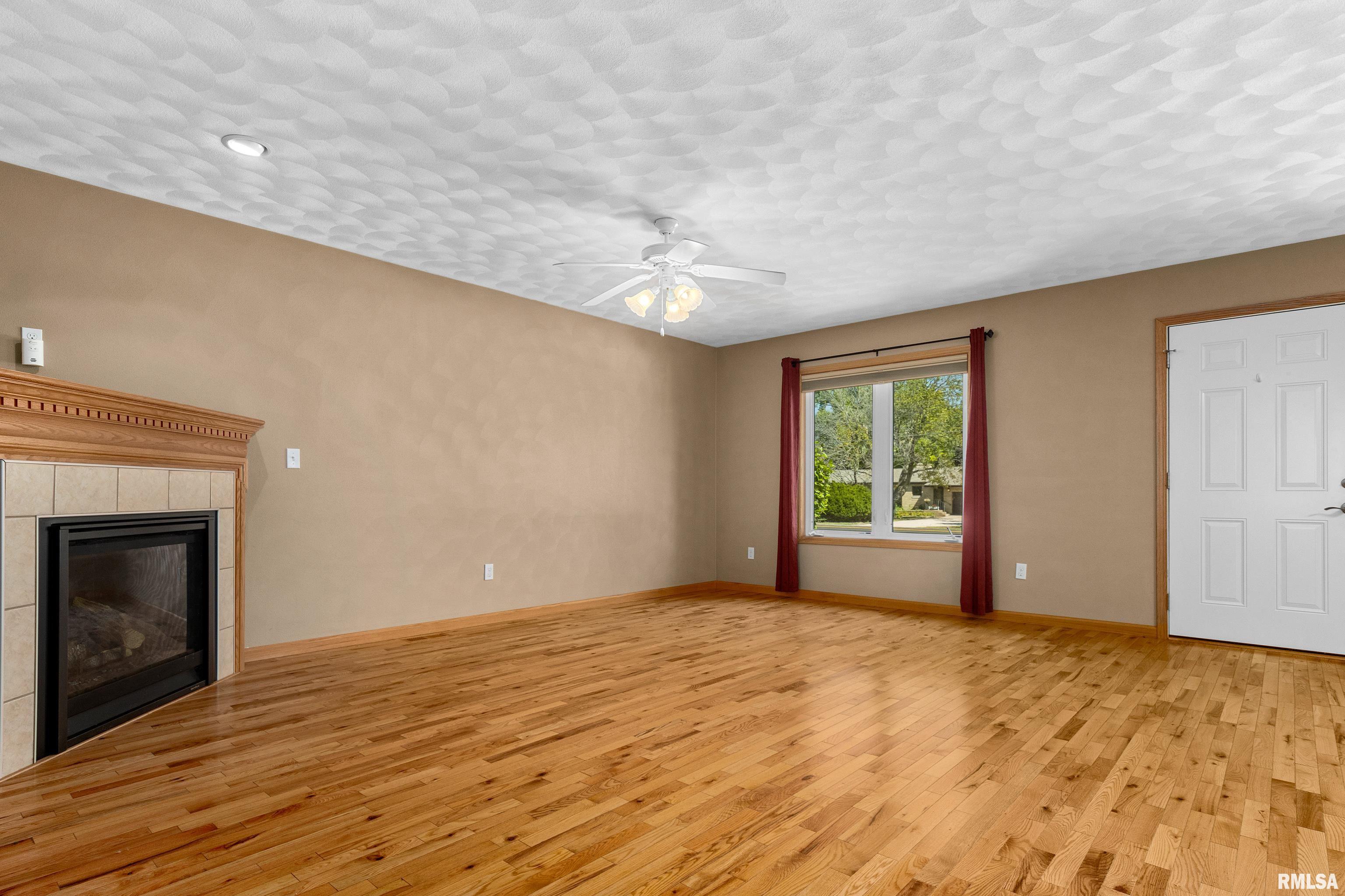 1126 North Main Street Washington, IL 61571 - Photo 5 of 24
