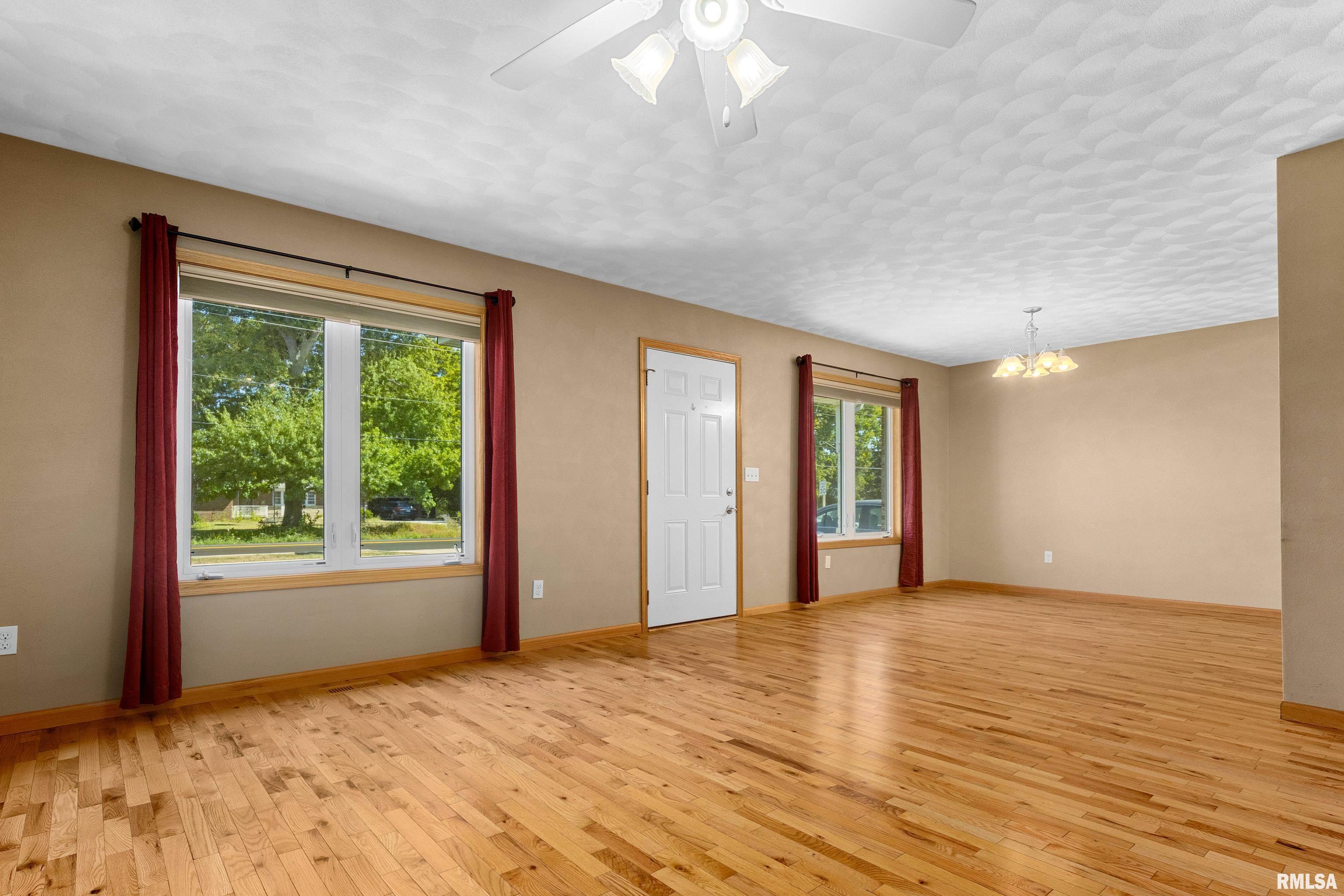 1126 North Main Street Washington, IL 61571 - Photo 7 of 24
