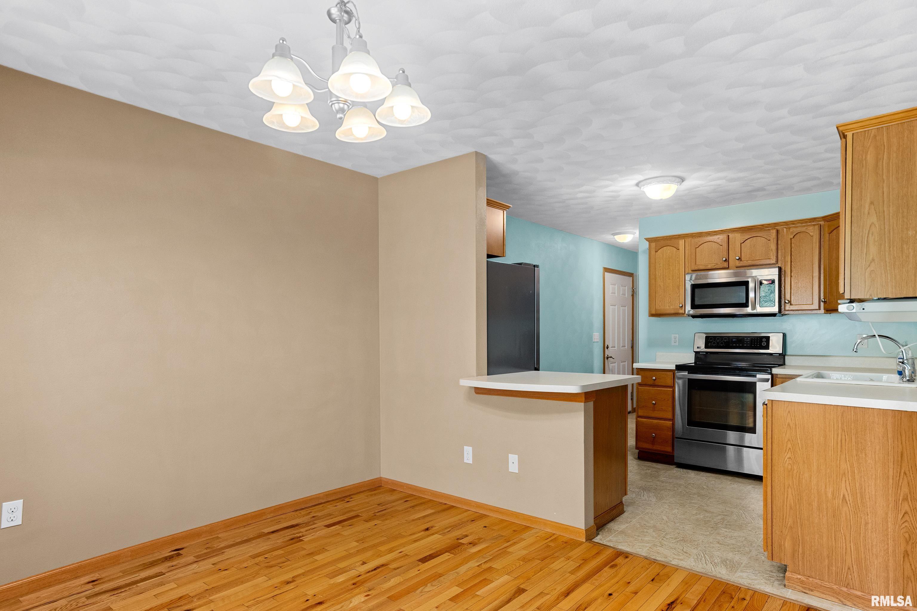 1126 North Main Street Washington, IL 61571 - Photo 10 of 24
