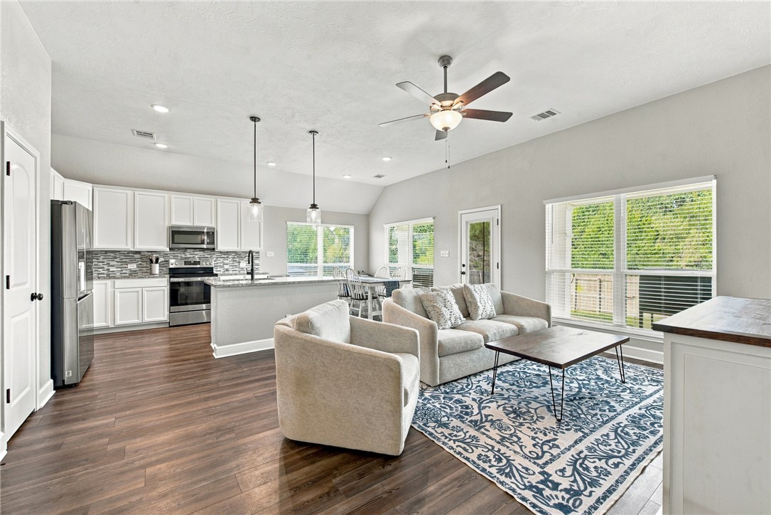 4813 Native Tree Lane Bryan, TX 77845 - Photo 4 of 22 Gallery Image 4