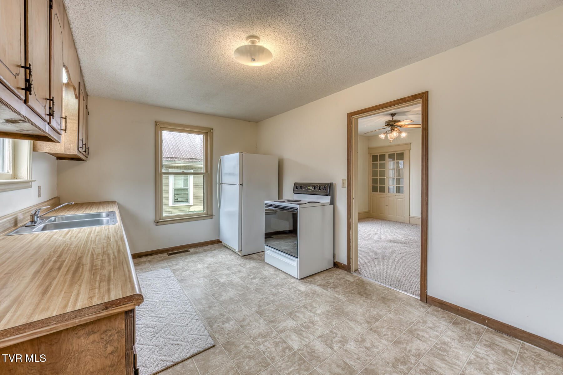 708 North Main Avenue Erwin, TN 37650 - Photo 16 of 28 708 N Main Ave-16