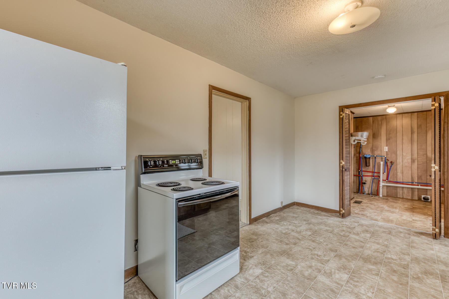 708 North Main Avenue Erwin, TN 37650 - Photo 17 of 28 708 N Main Ave-18