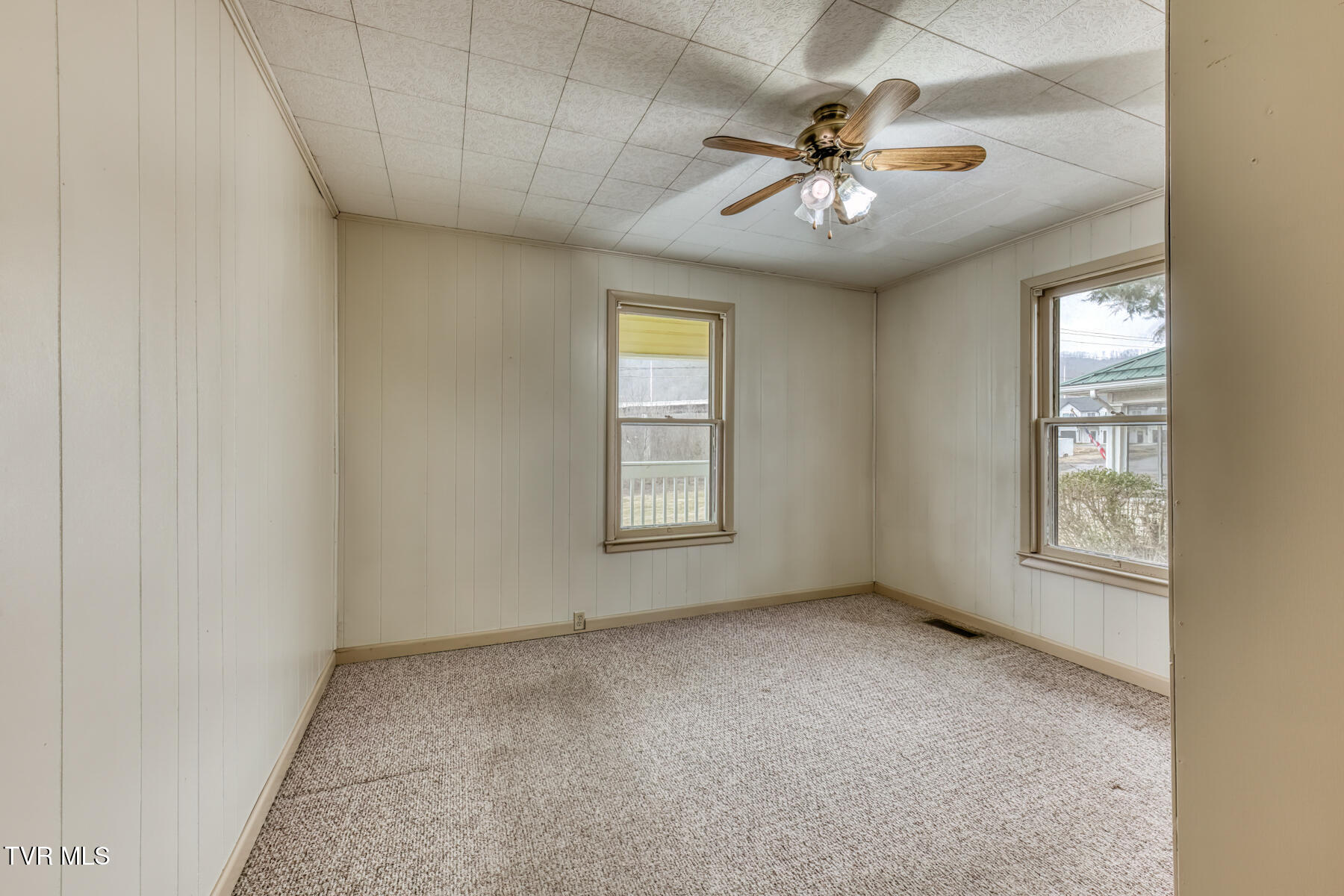 708 North Main Avenue Erwin, TN 37650 - Photo 18 of 28 708 N Main Ave-13