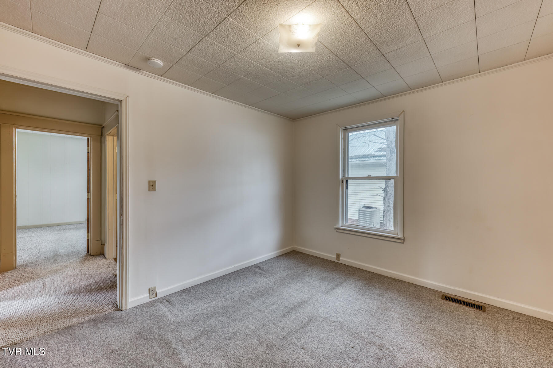 708 North Main Avenue Erwin, TN 37650 - Photo 21 of 28 708 N Main Ave-11