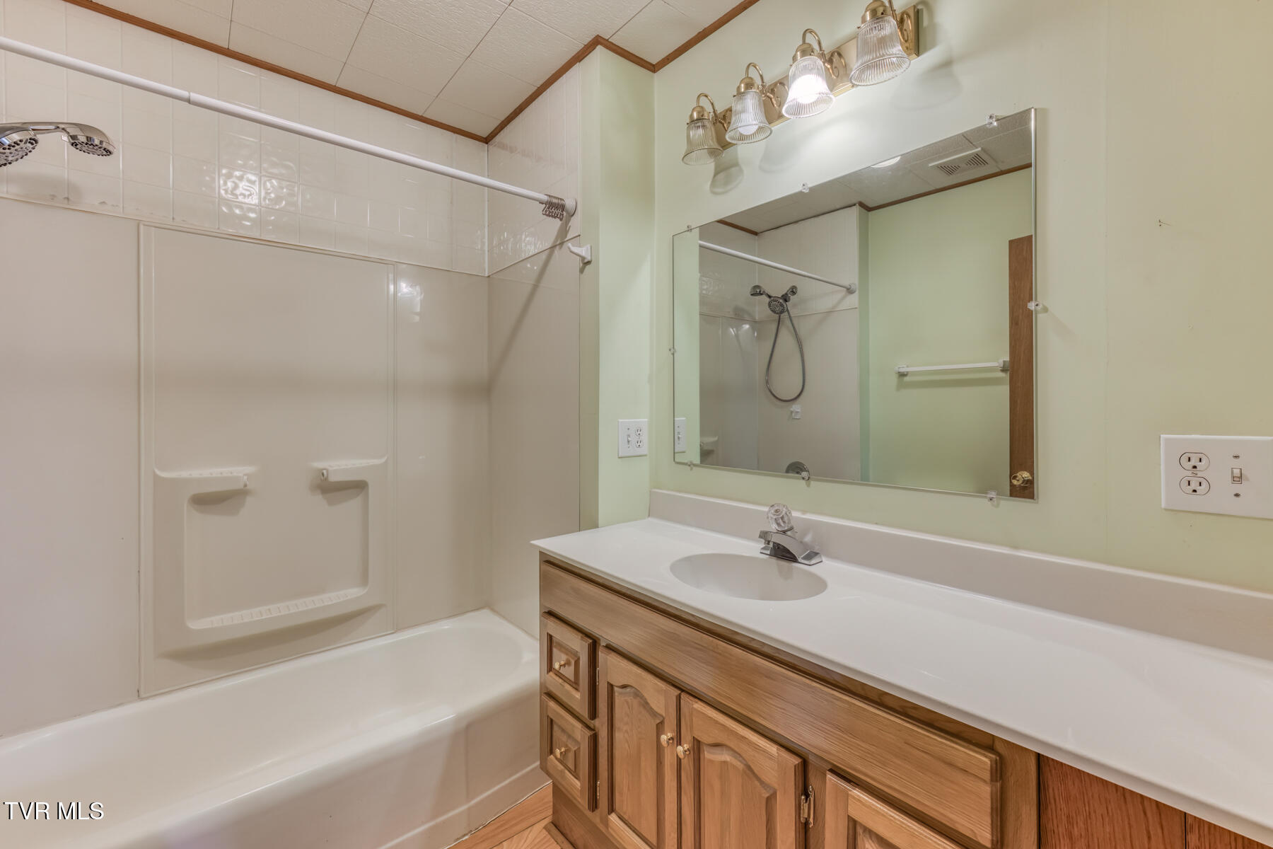 708 North Main Avenue Erwin, TN 37650 - Photo 22 of 28 708 N Main Ave-12