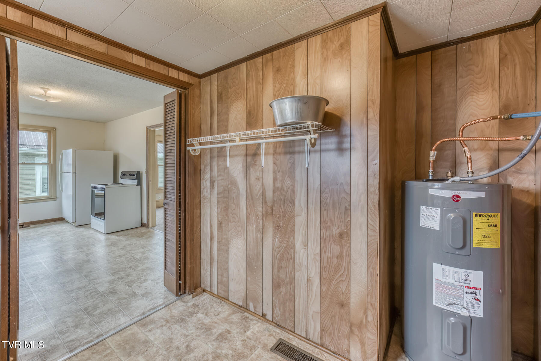 708 North Main Avenue Erwin, TN 37650 - Photo 24 of 28 708 N Main Ave-20