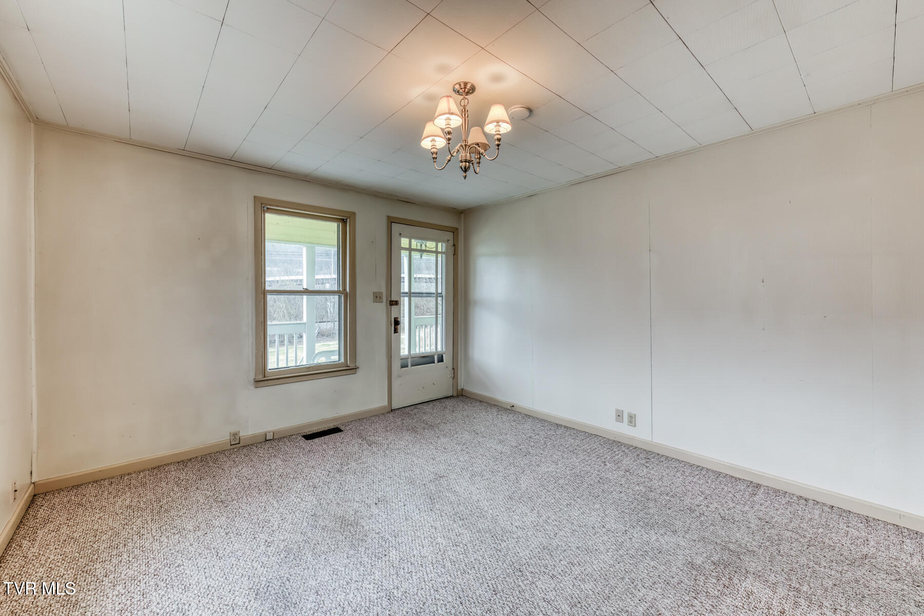 708 North Main Avenue Erwin, TN 37650 - Photo 8 of 28 708 N Main Ave-5