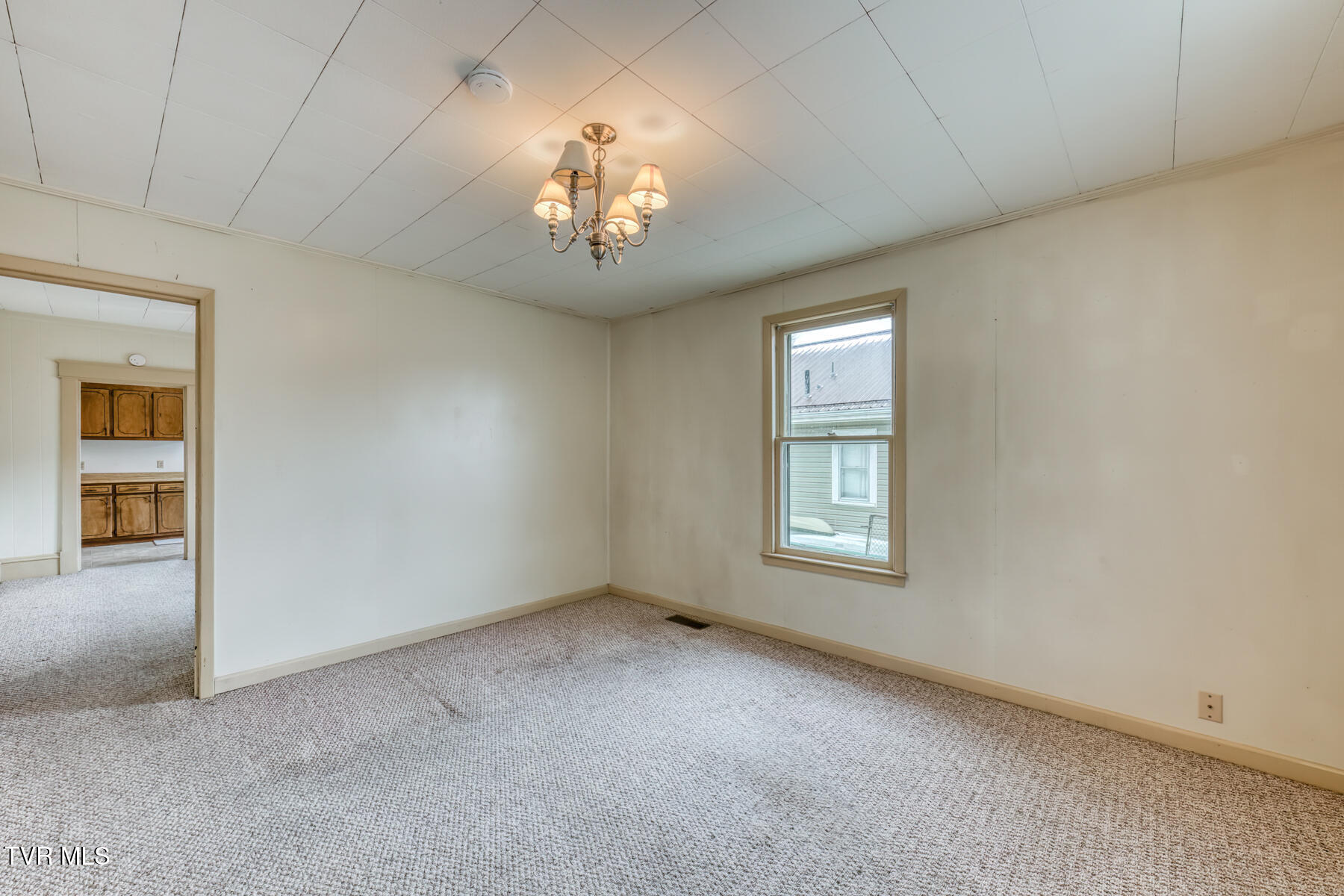 708 North Main Avenue Erwin, TN 37650 - Photo 10 of 28 708 N Main Ave-4