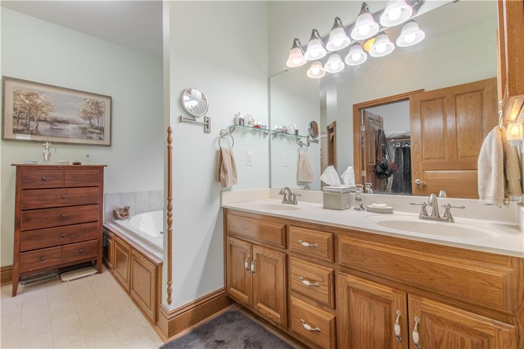 22604 Vincent Street Peculiar, MO 64078 - Photo 23 of 66