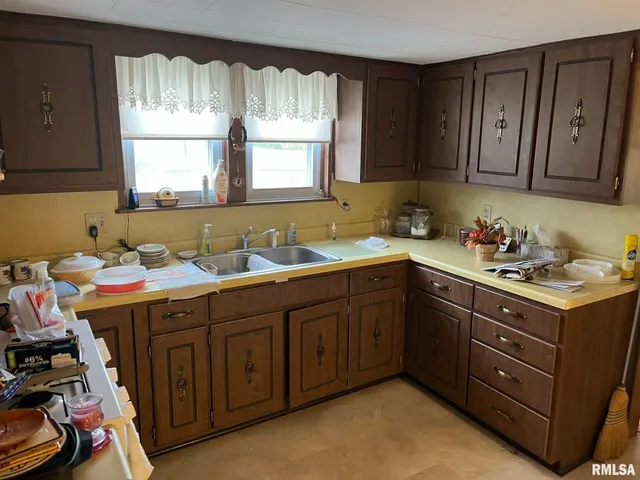 $71,050 | 517 West Barnett Street, Harrisburg, IL 62946