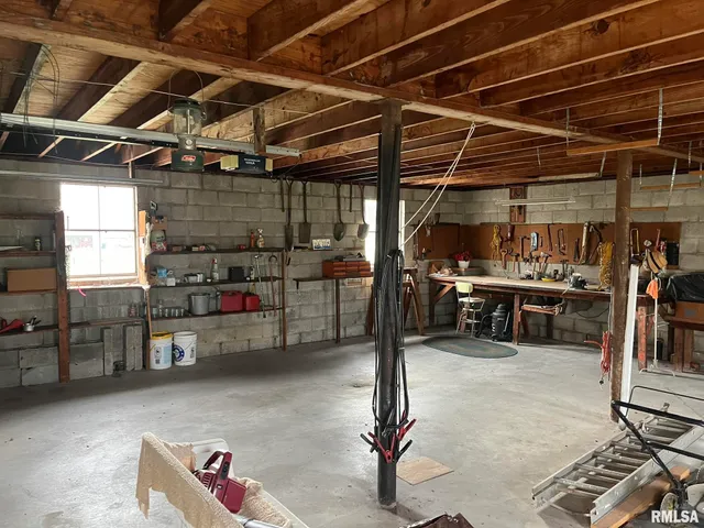 $71,050 | 517 West Barnett Street, Harrisburg, IL 62946