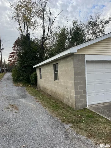 $71,050 | 517 West Barnett Street, Harrisburg, IL 62946