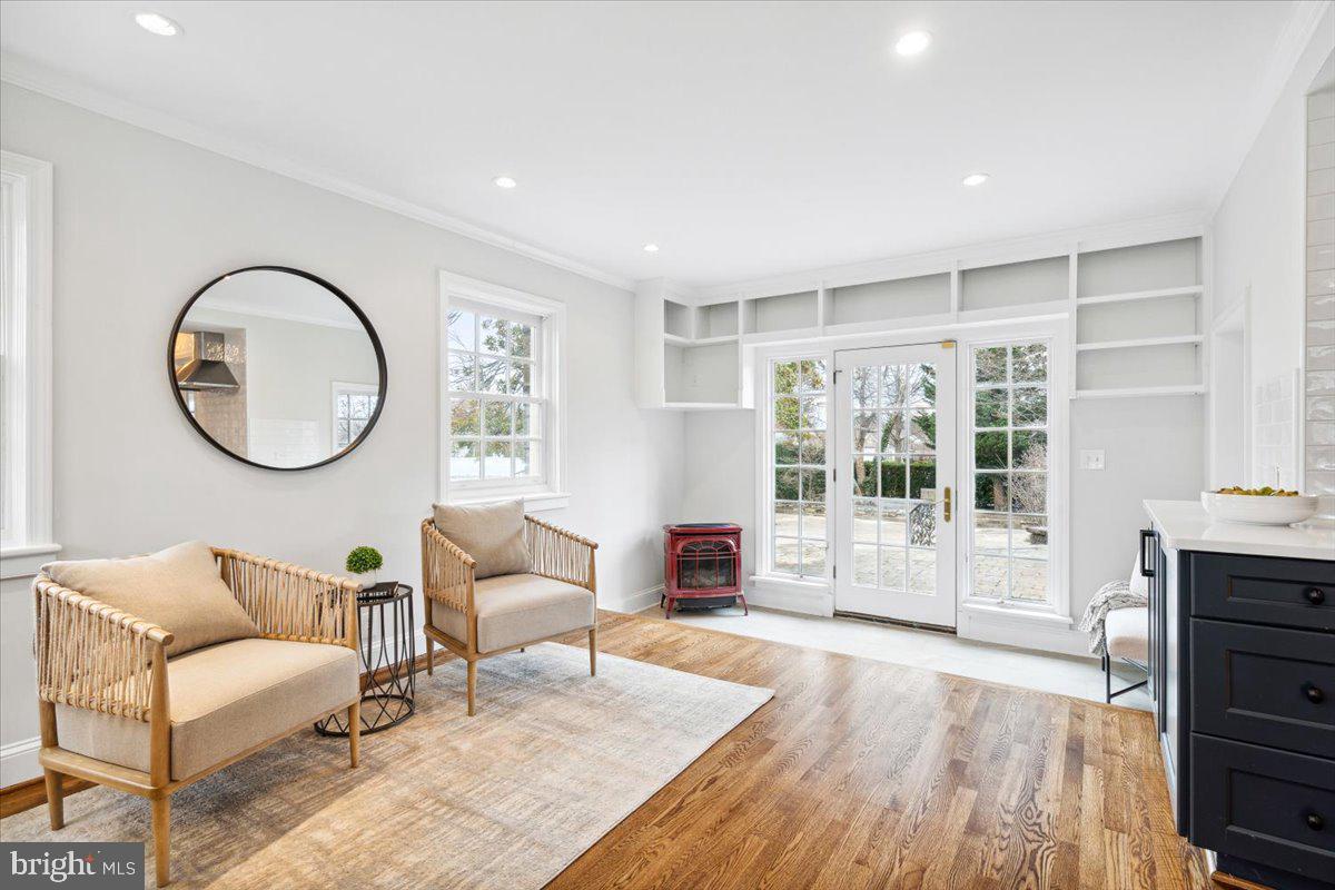 900 Rosemont Avenue Frederick, MD 21701 - Photo 18 of 62 Breakfast nook or sitting area