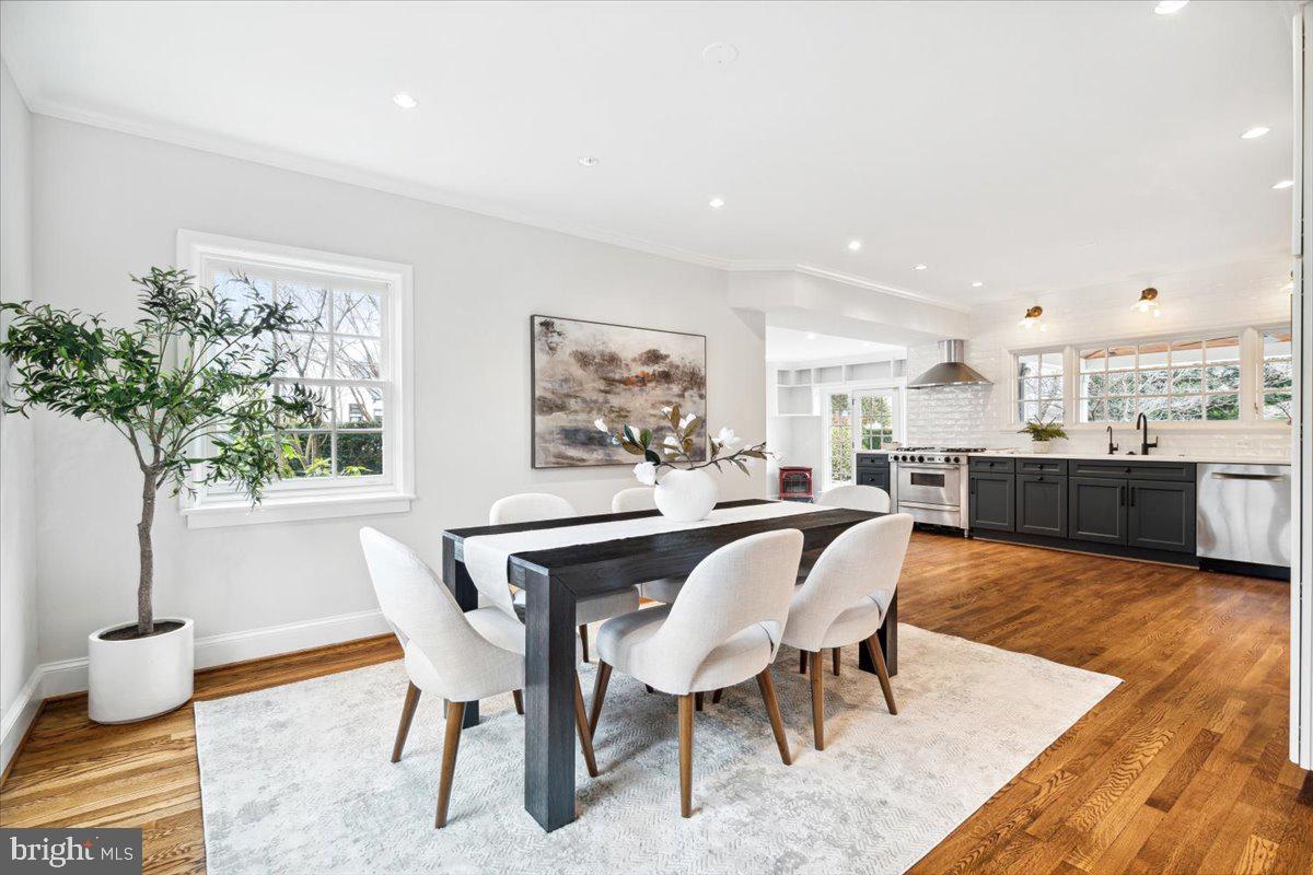 900 Rosemont Avenue Frederick, MD 21701 - Photo 21 of 62 Dinning Area