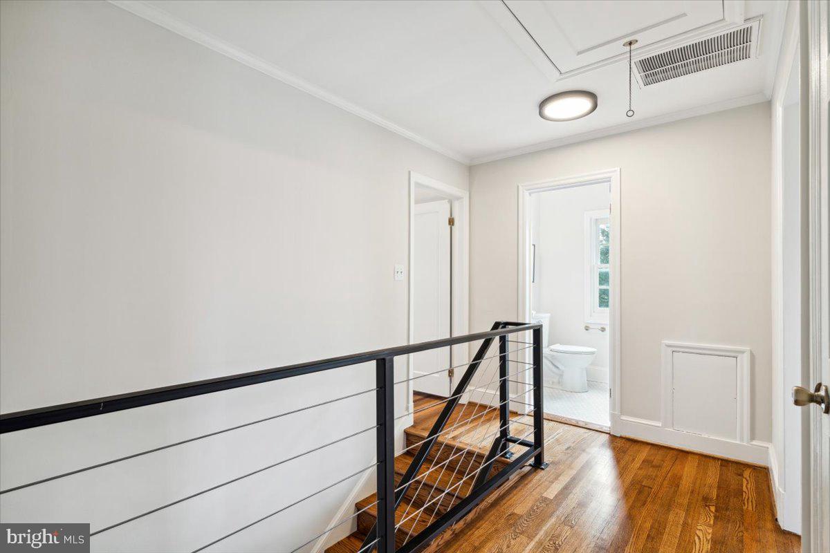 900 Rosemont Avenue Frederick, MD 21701 - Photo 28 of 62 Upper level hallway