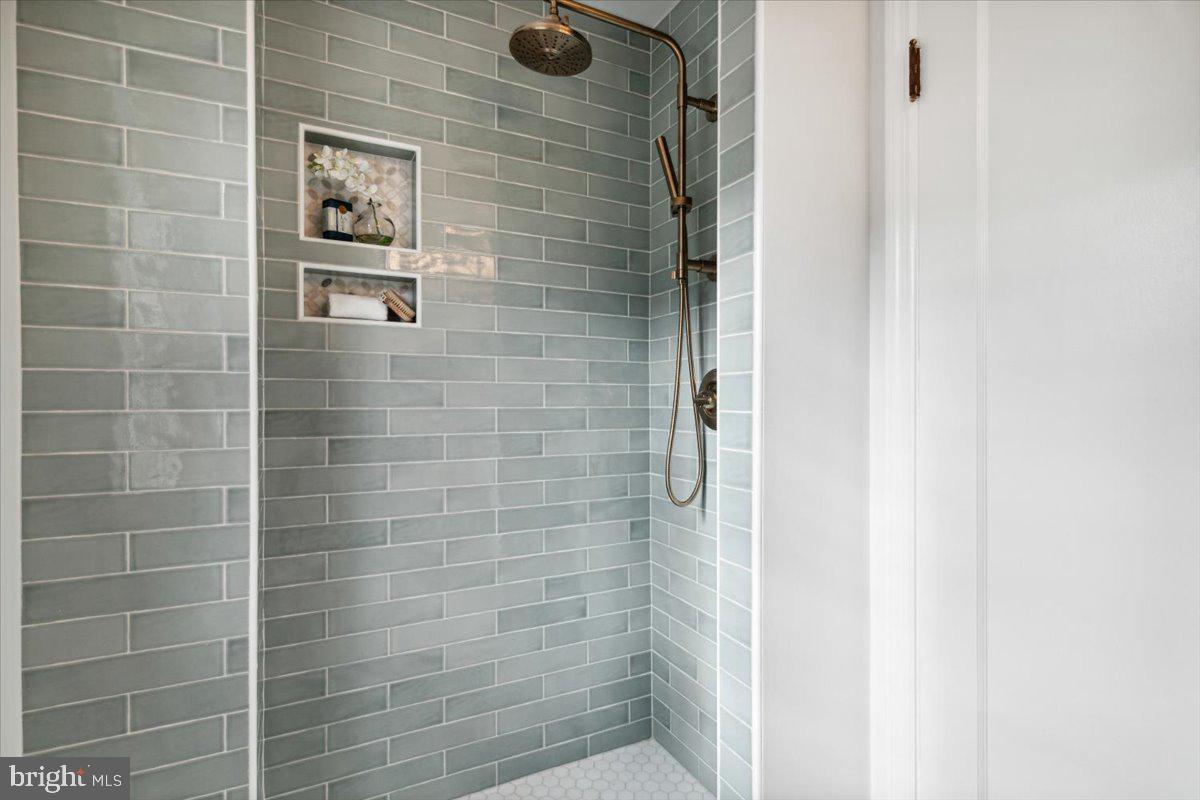 900 Rosemont Avenue Frederick, MD 21701 - Photo 37 of 62 Renovated Hall Bath