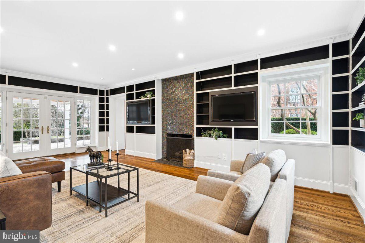 900 Rosemont Avenue Frederick, MD 21701 - Photo 9 of 62 Living room w/ fireplace