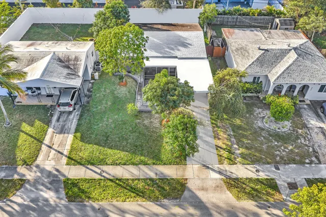 $485,000 | 490 Northeast 51st Street, Oakland Park, FL 33334