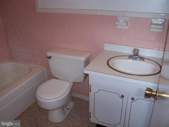 5683 Ravenel Lane Springfield, VA 22151 - Photo 6 of 23 Bath