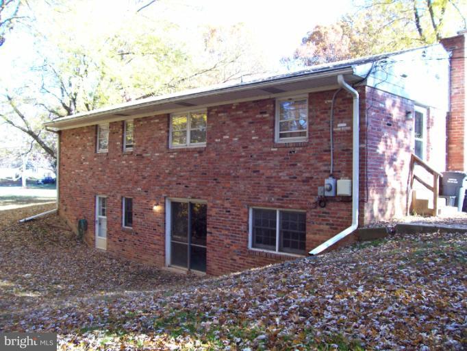 5683 Ravenel Lane Springfield, VA 22151 - Photo 8 of 23 Exterior (Rear)