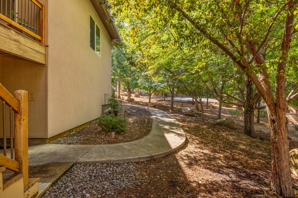 6246 Sanderling Road Klamath Falls, OR 97601 - Photo 19 of 61 back of home