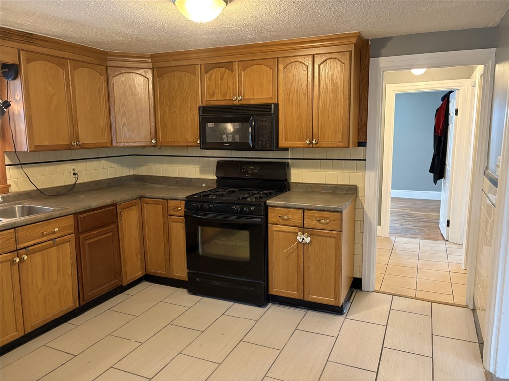 610 Killingly Street, Unit 1 Johnston, RI 02919 - Photo 4 of 12