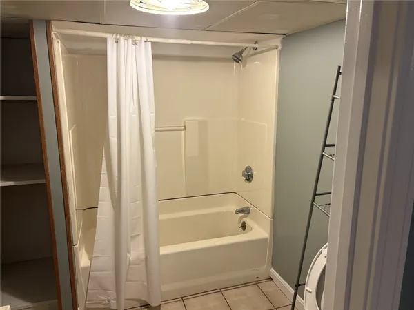 $2,850 | 610 Killingly Street, Unit 1, Johnston, RI 02919