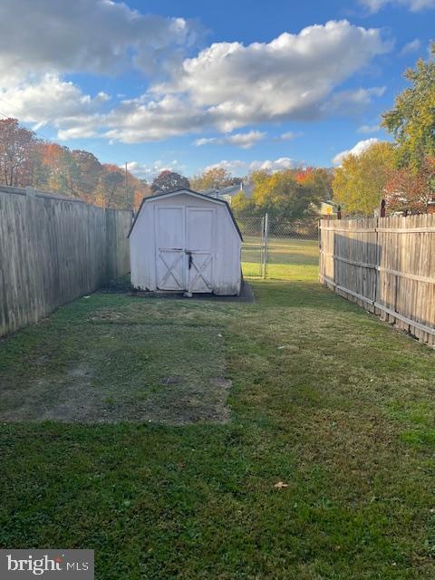 403 Strathaven Court Newark, DE 19702 - Photo 23 of 23 a view of a backyard