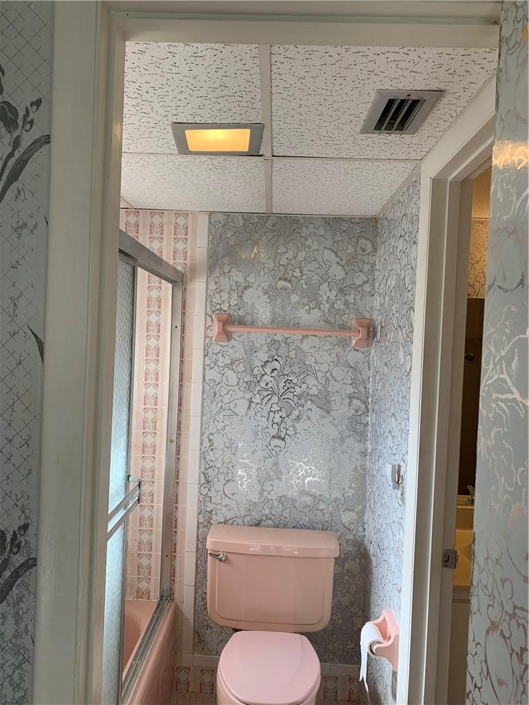 Undisclosed Address Pompano Beach, FL 33063 - Photo 18 of 19 Bathroom