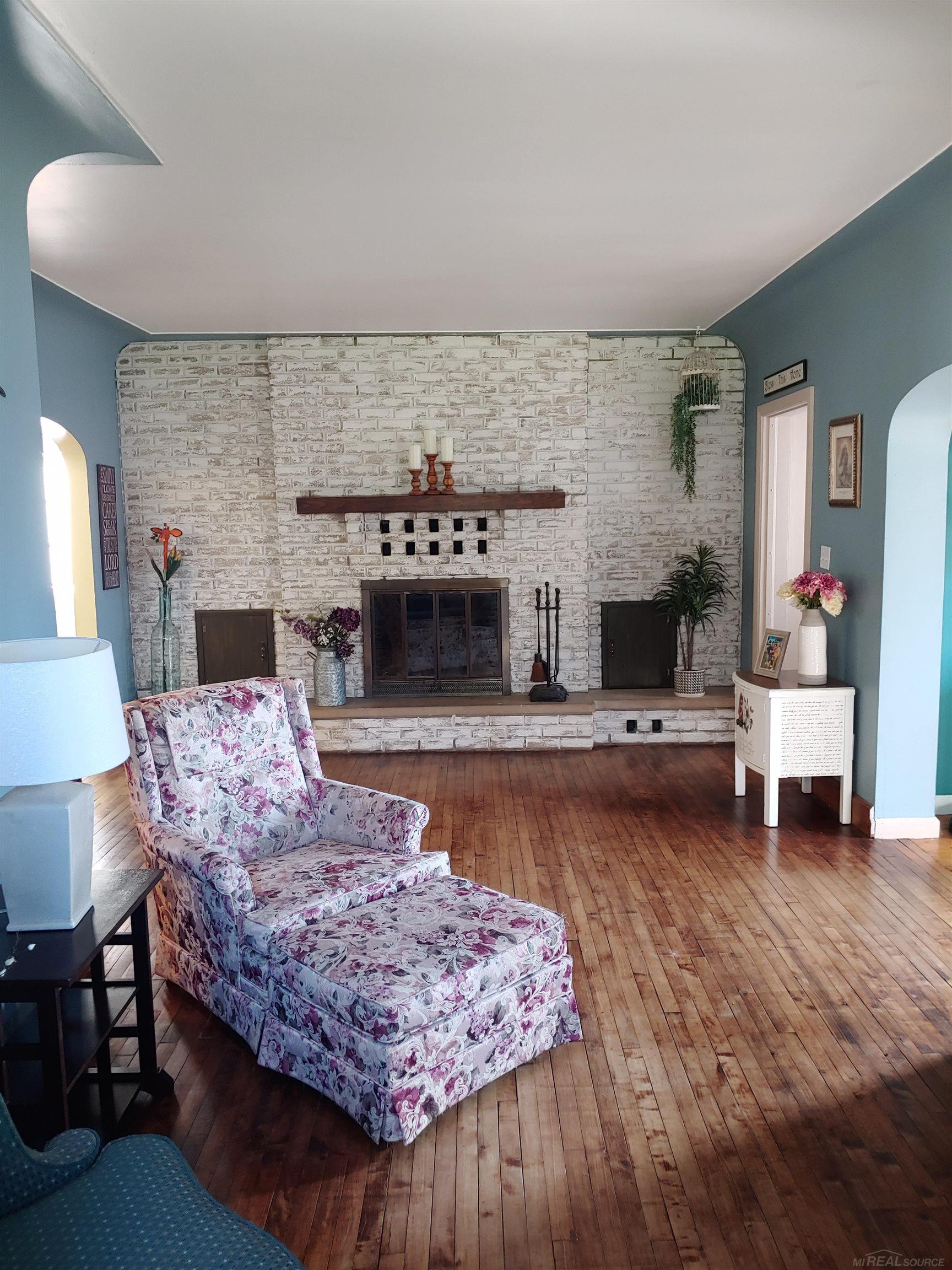 232 Sanilac Road Sandusky, MI 48471 - Photo 3 of 18 50128152-2.JPG