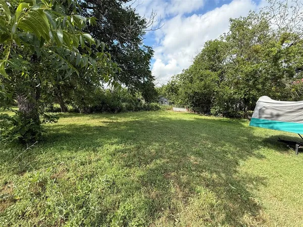 $15,000 | 801 1/2 East Walcott Avenue, Comanche, TX 76442