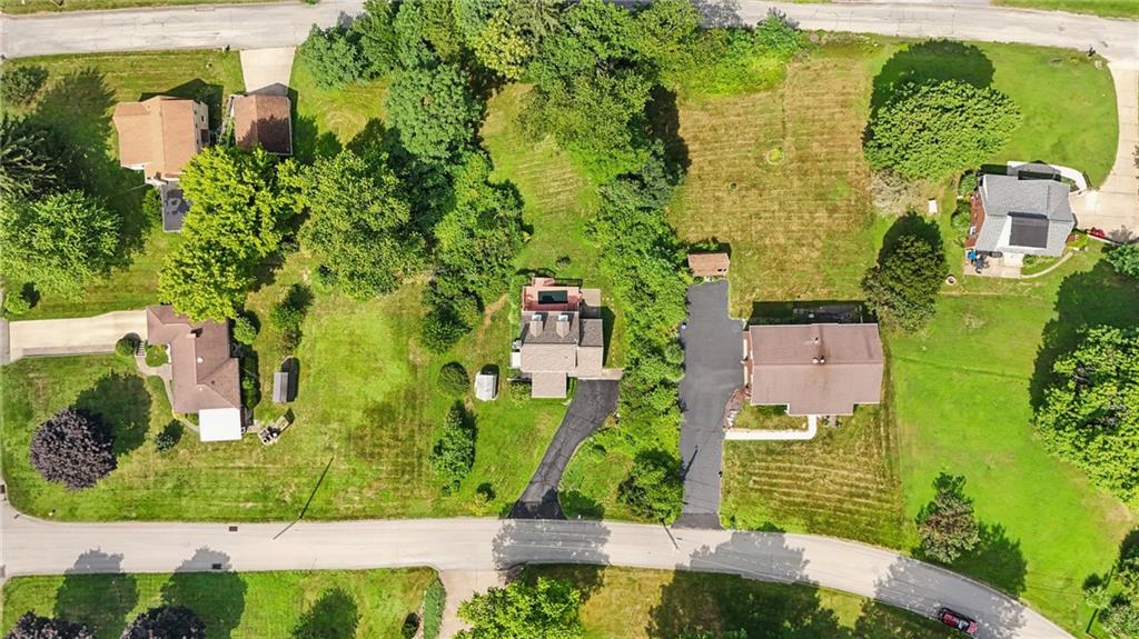 675 Meadow Lane Rochester, PA 15074 - Photo 3 of 36