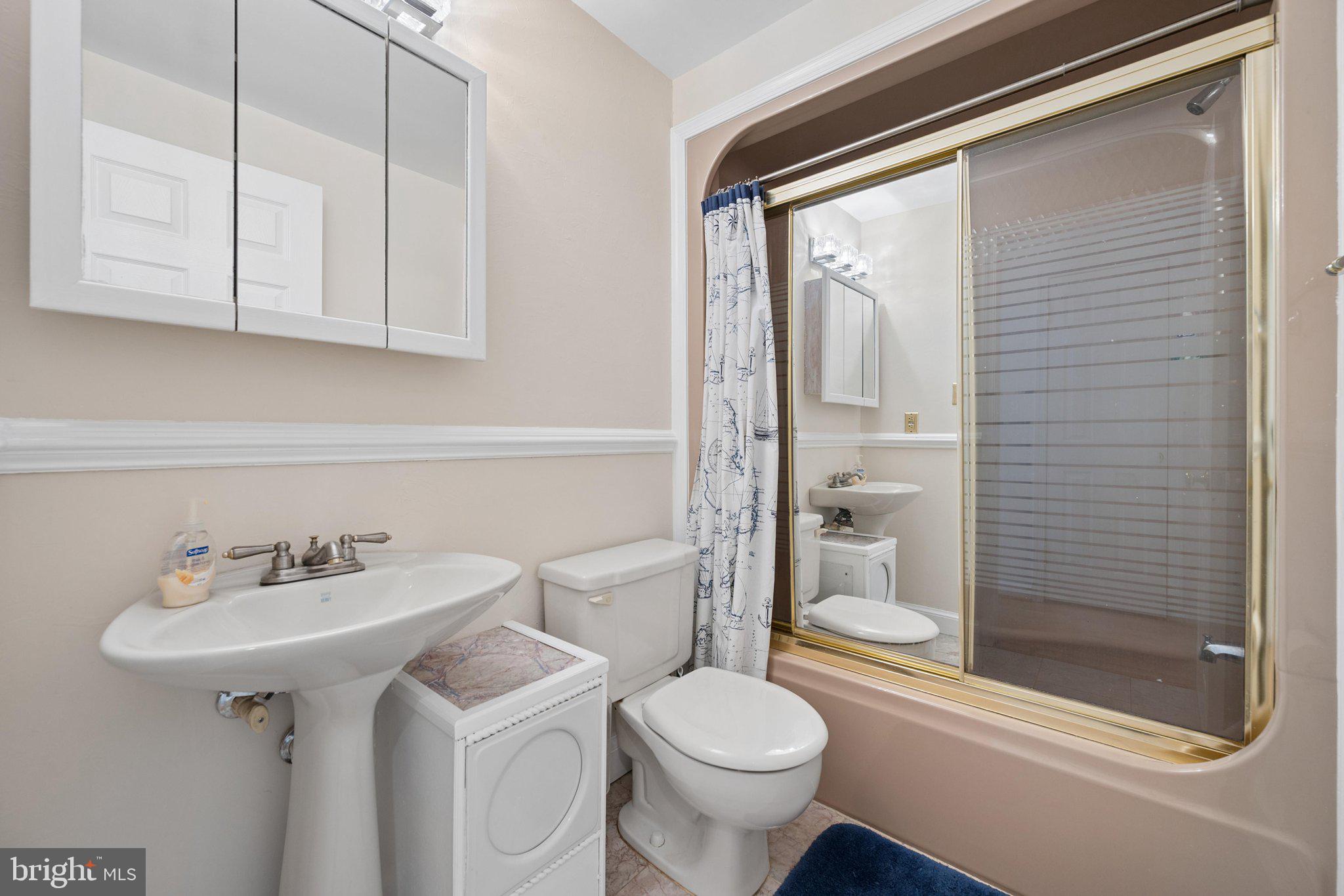 8328 Gue Road Damascus, MD 20872 - Photo 48 of 100 Bathroom