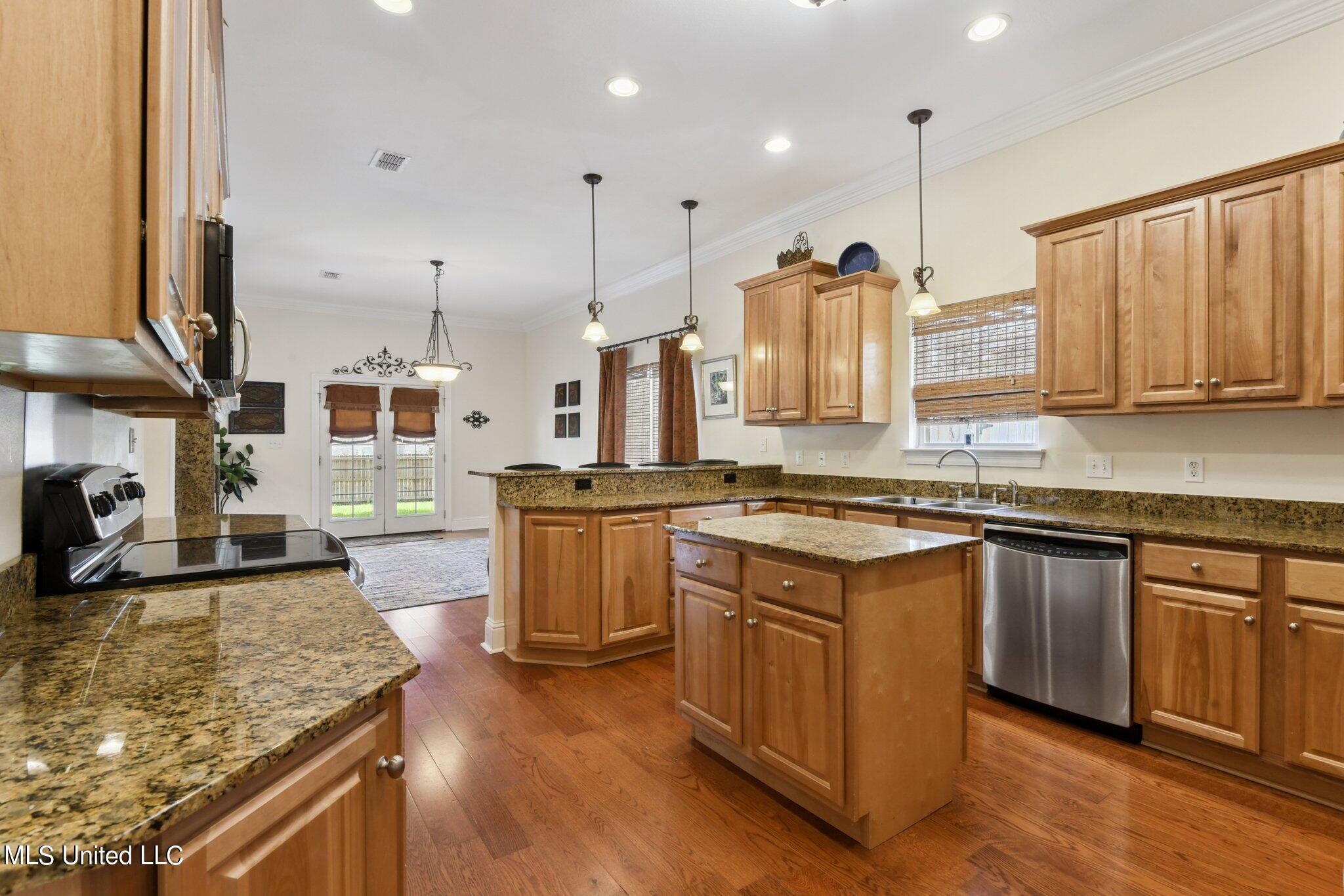 2297 Sunkist Country Club Road Biloxi, MS 39532 - Photo 14 of 34 017