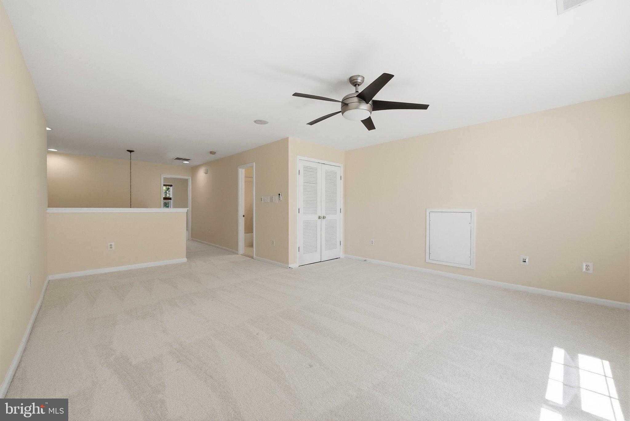 3679 Expedition Drive Triangle, VA 22172 - Photo 42 of 65 Spacious, sunlit living area awaits.