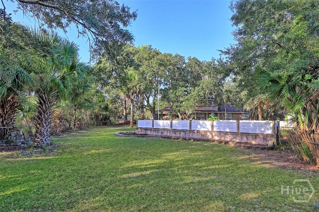 302 East Point Drive Savannah, GA 31410 - Photo 7 of 71