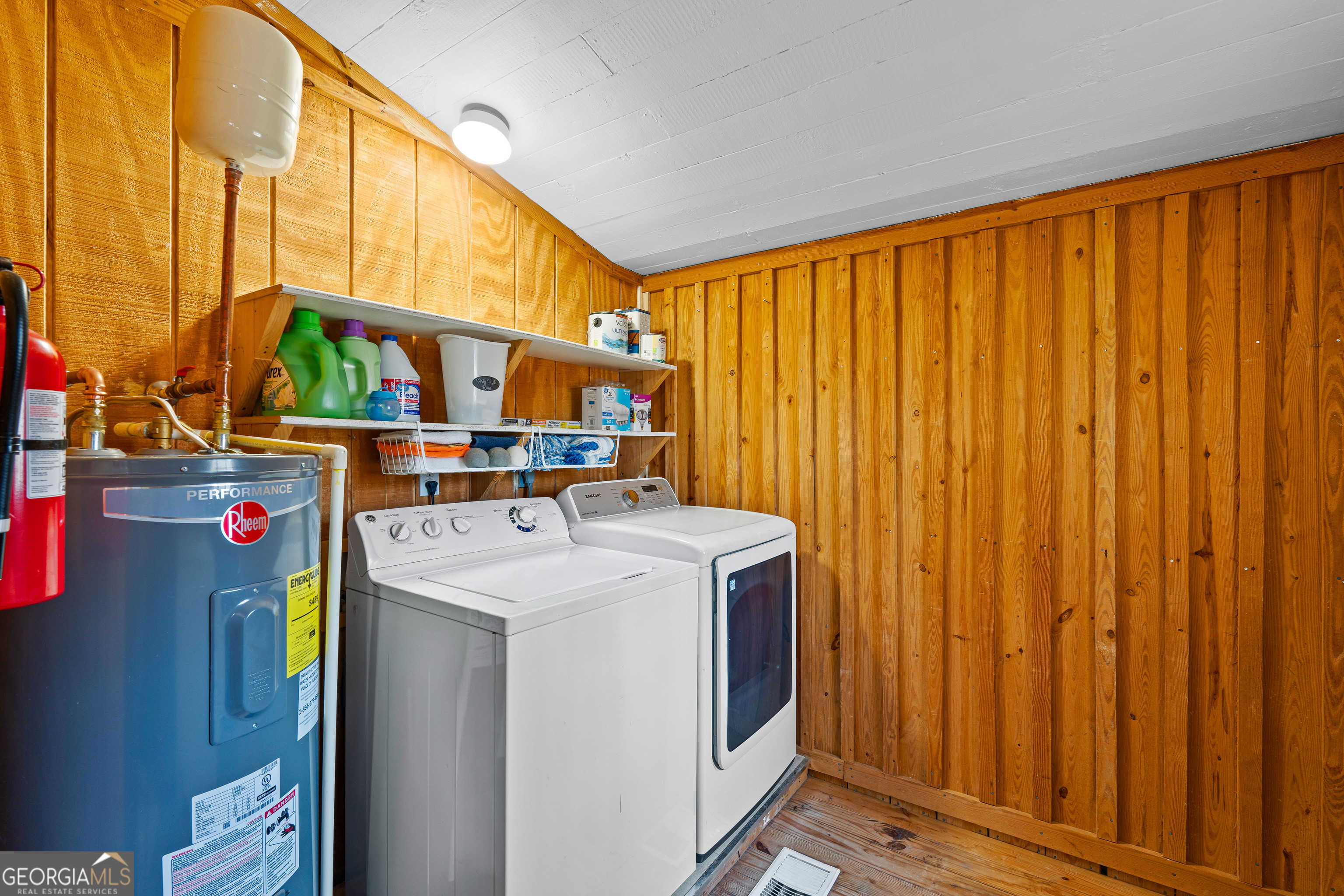 209 Boogers Hill Road Oxford, GA 30054 - Photo 22 of 44 a utility room with dryer and washer