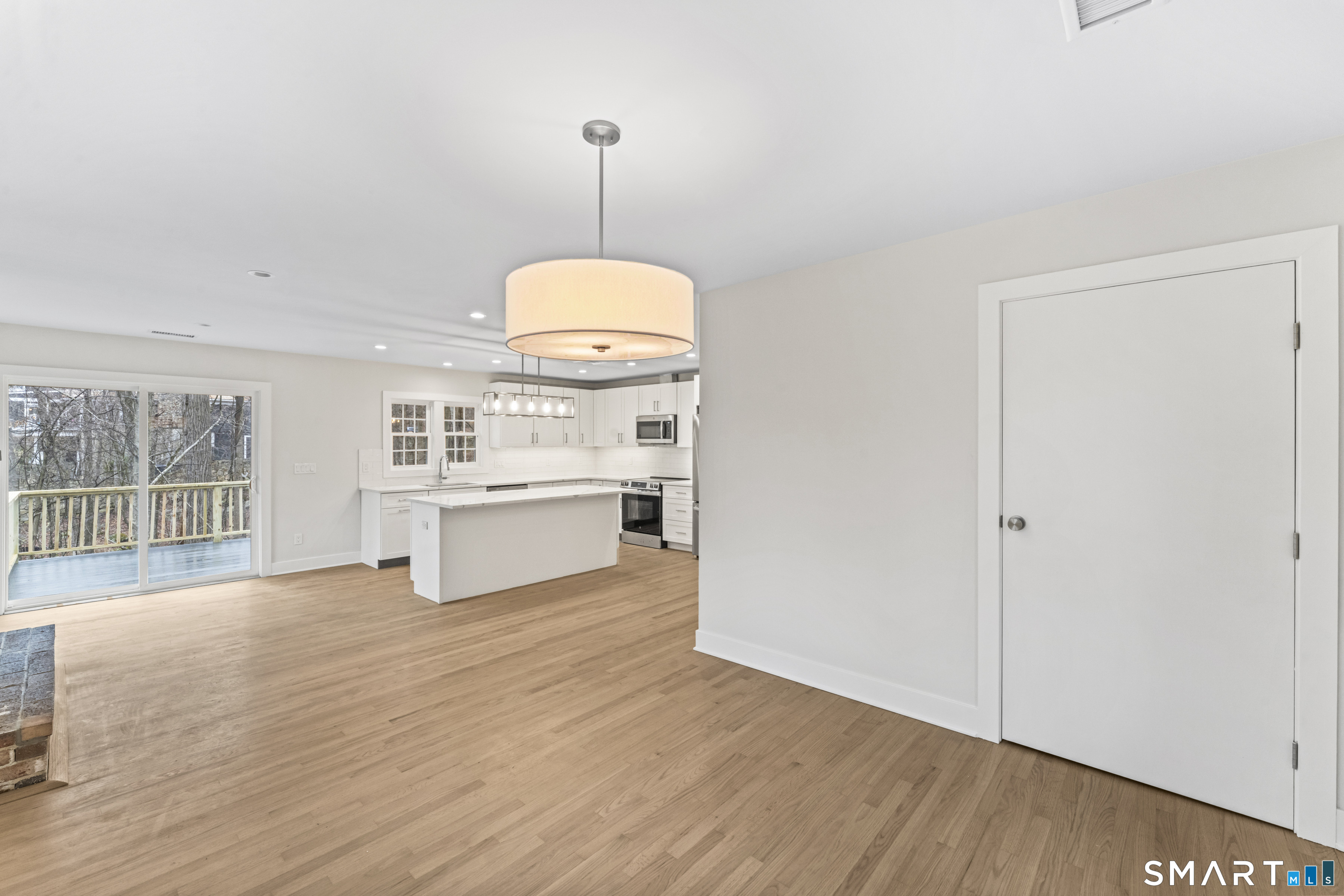 147 Thayer Pond Road Wilton, CT 06897 - Photo 11 of 40