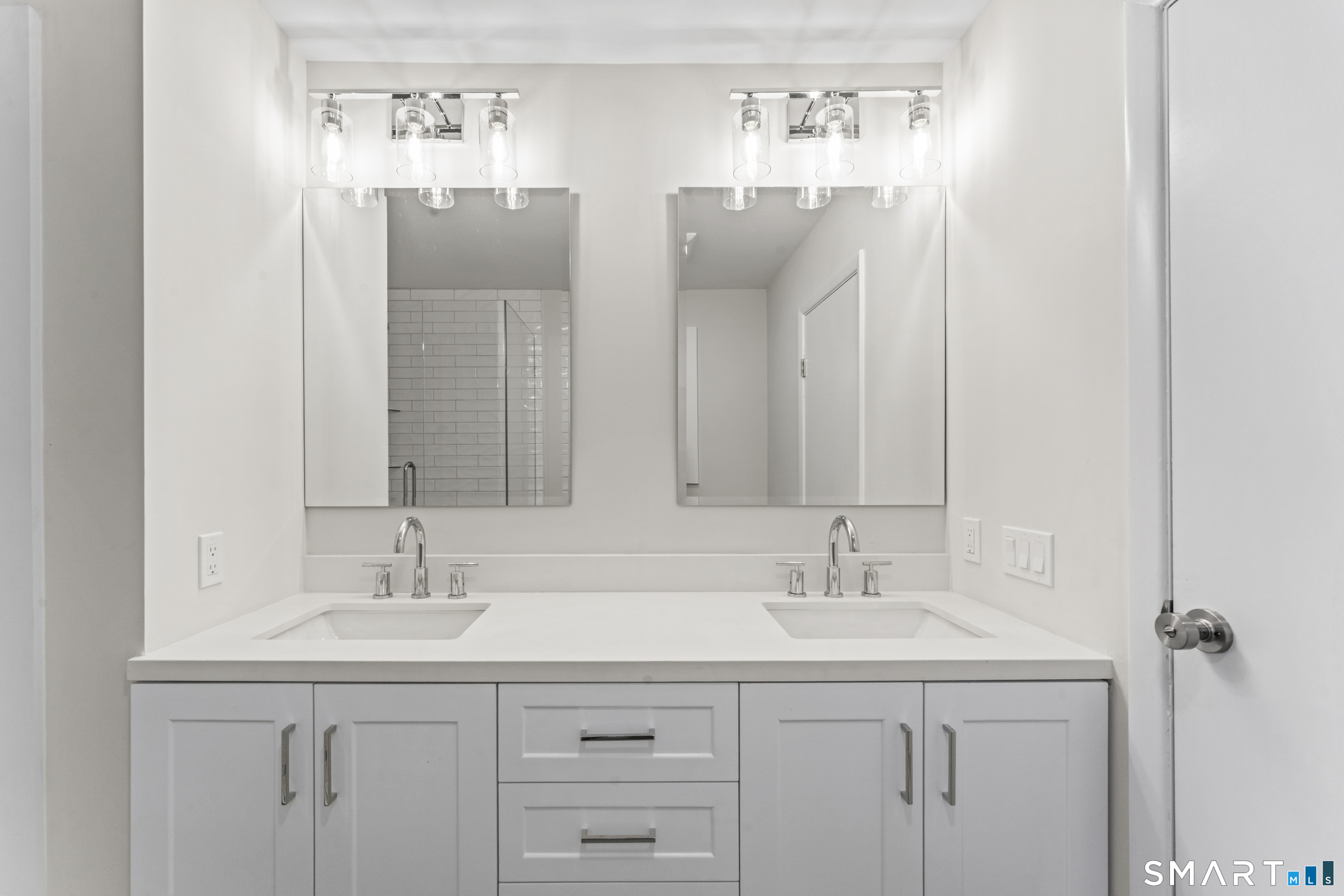 147 Thayer Pond Road Wilton, CT 06897 - Photo 15 of 40
