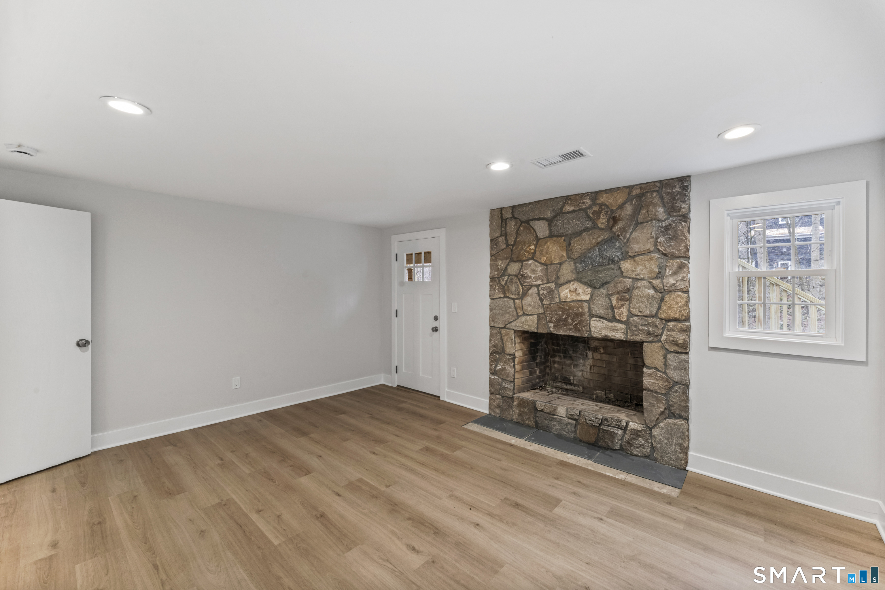 147 Thayer Pond Road Wilton, CT 06897 - Photo 33 of 39